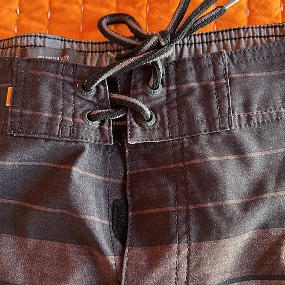 Quicksilver waterman collection swim trunks with pockets. Sz36 - Picture 3 of 5